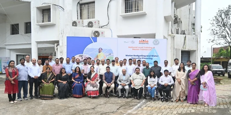 जल-पर्याप्त ग्राम पंचायतों के लिए क्षमता निर्माण: रांची में प्रशिक्षकों के तीन दिवसीय प्रशिक्षण कार्यक्रम की…